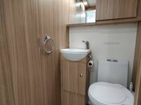 Bailey Phoenix 640 - Washroom
