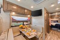 Road Bear Class A (30-32’) - Dining Area
