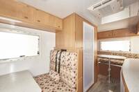 Maui M6B - Seating