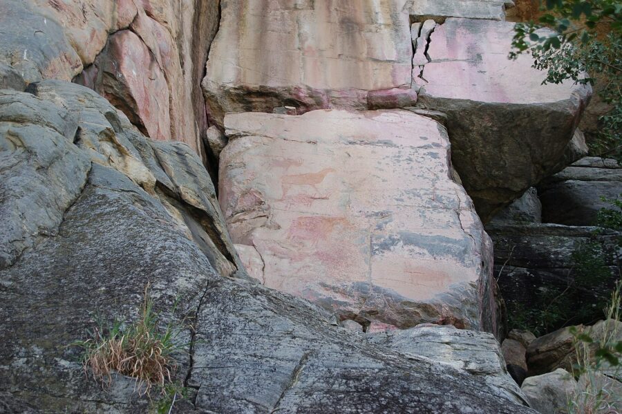 Open rock paintings, Tsodilo